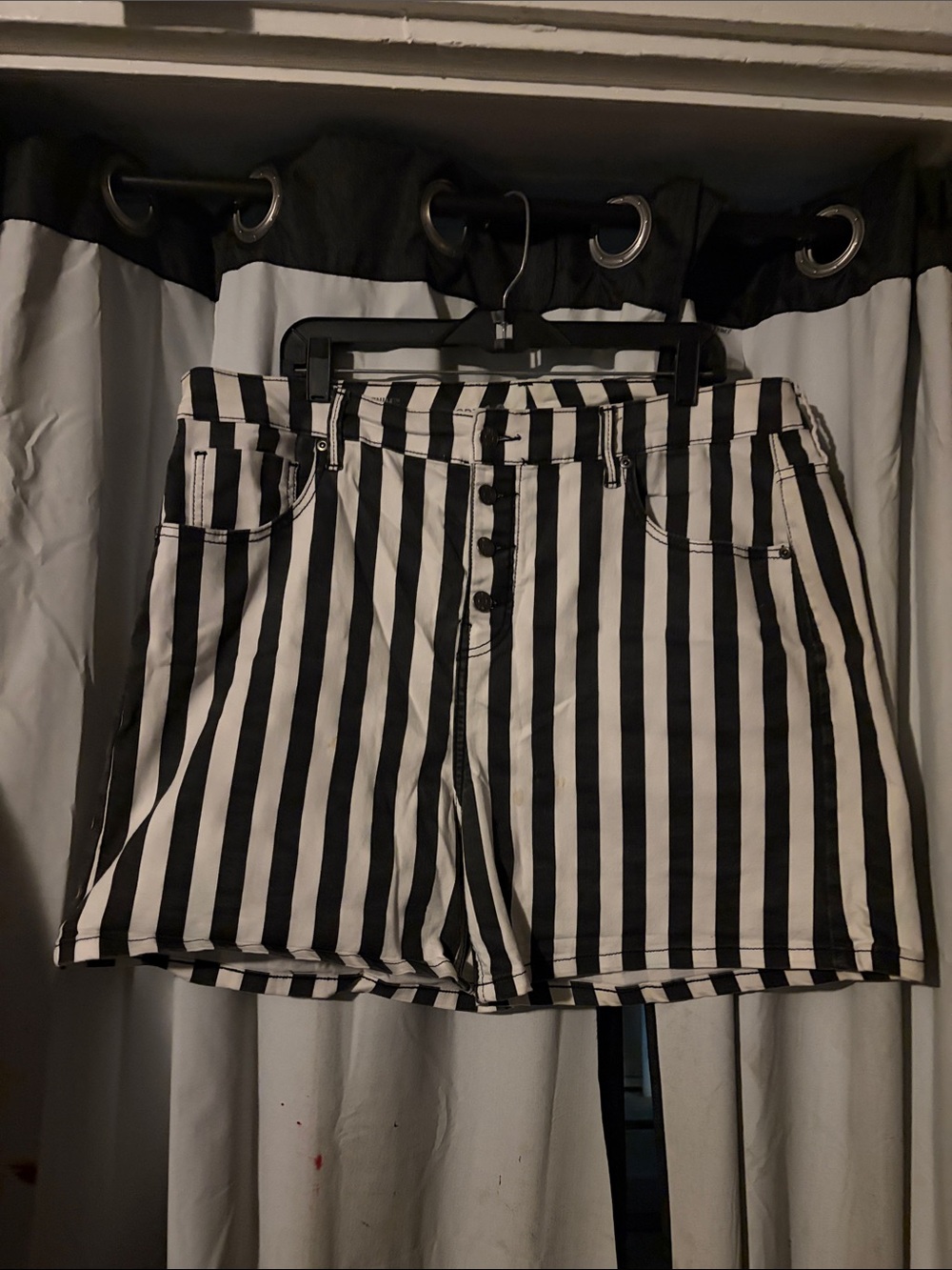 Hot Topic Black & White Vertical Stripe Jean Shorts